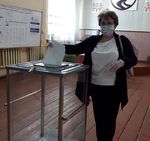 На своем избирательном участке приняла участие в голосовании директор МЦ «Вертикаль» Лилия Саламатова.
